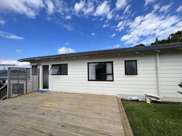1/55 Chivalry Road, Glenfield, Auckland - Carousel 2