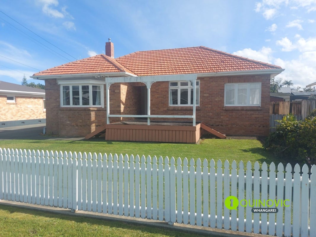 4A Cooke Street, Avenues, Whangarei - Carousel 1