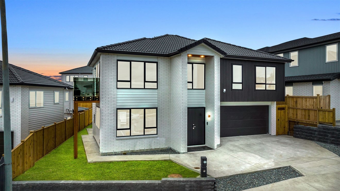 12 Piki Street, Flat Bush, Auckland - Carousel 1