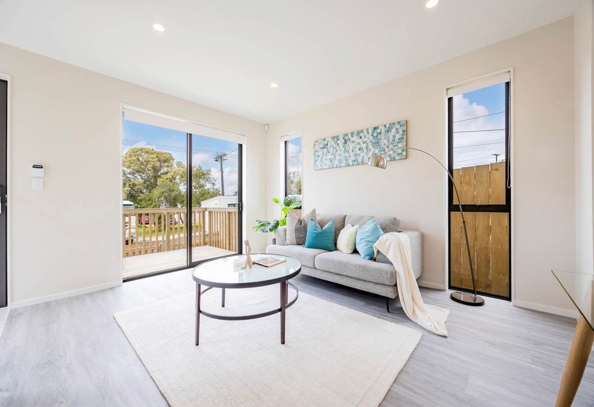 1/36 Tiroroa Avenue, Te Atatu South, Auckland - Carousel 2