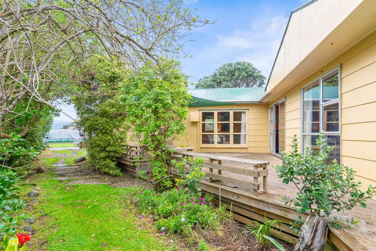 7 Gawler Street, Te Horo Beach - Carousel 2