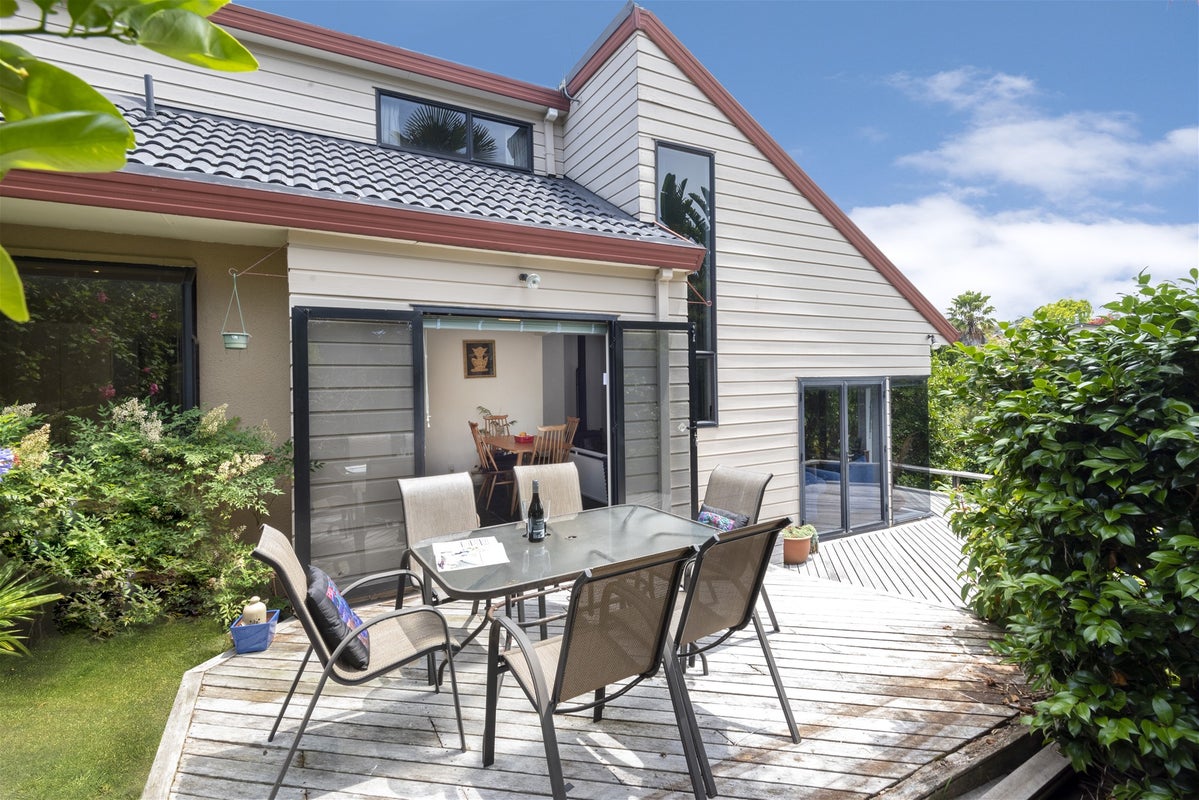 7 Sheffield Place, Botany Downs, Auckland - Carousel 1