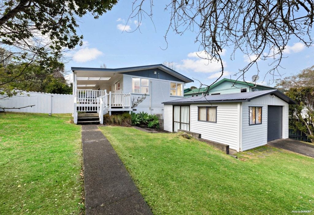 48 Captain Scott Road, Glen Eden, Auckland - Carousel 1