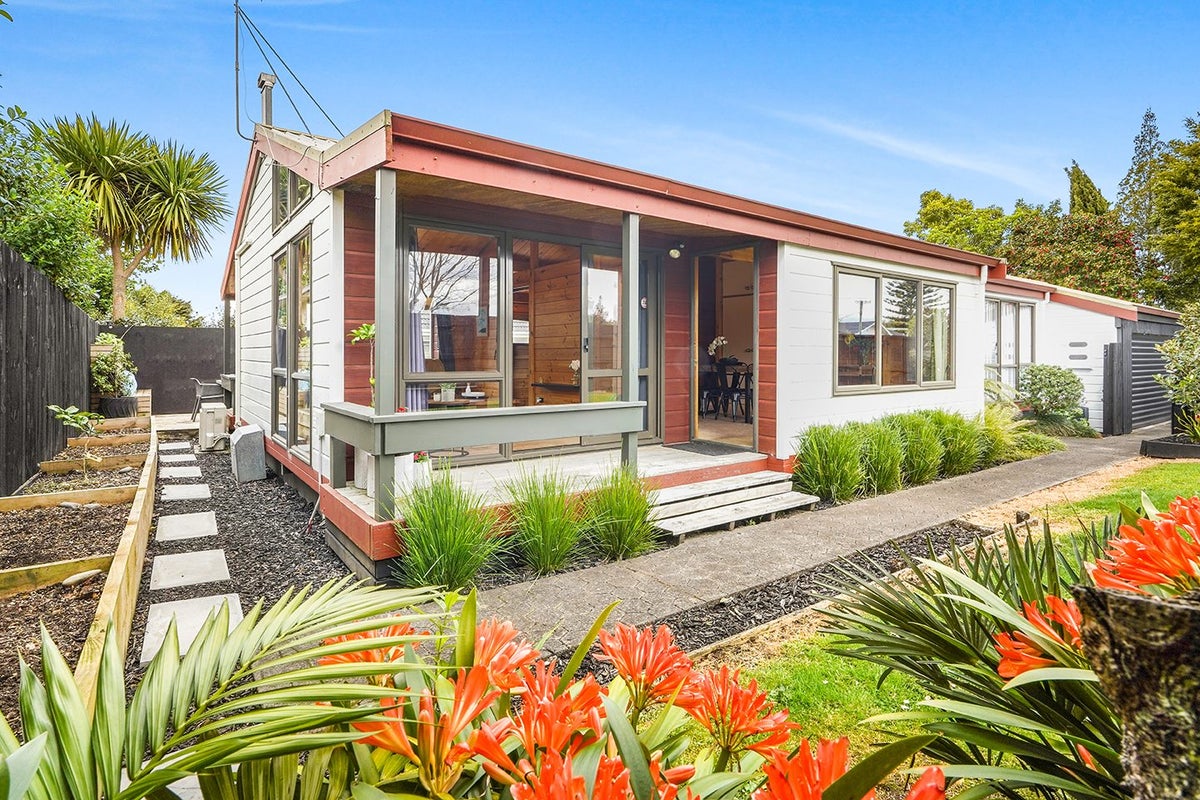 40B Hillcrest Road, Hillcrest, Hamilton - Carousel 1