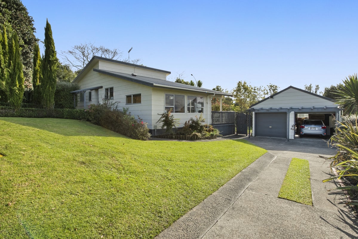 9 Winchester Terrace, Bethlehem, Tauranga - Carousel 2