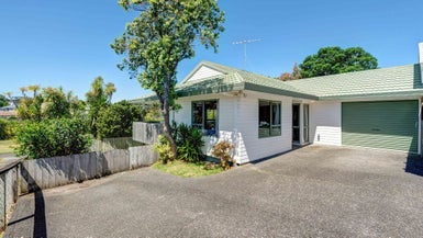 2/65 Charlotte Street, Stanmore Bay, Whangaparaoa - Carousel 1