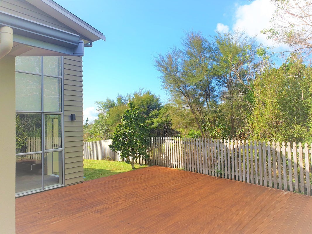 36 Borneo Drive, Fairview Heights, Auckland - Carousel 11
