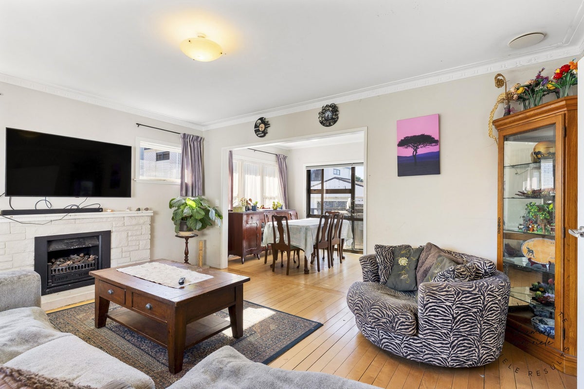 3 Staines Avenue, Mangere East, Auckland - Carousel 2