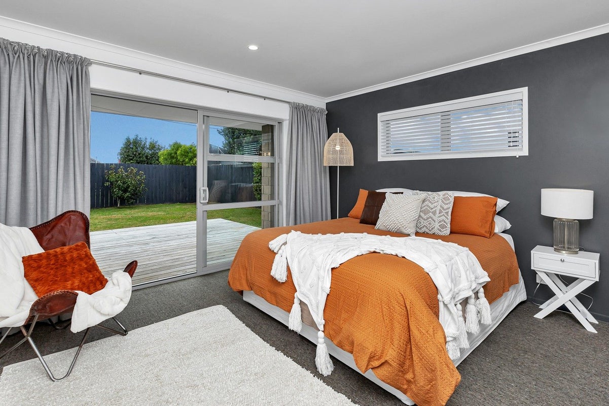 21 Mariners Haven, One Tree Point - Carousel 1