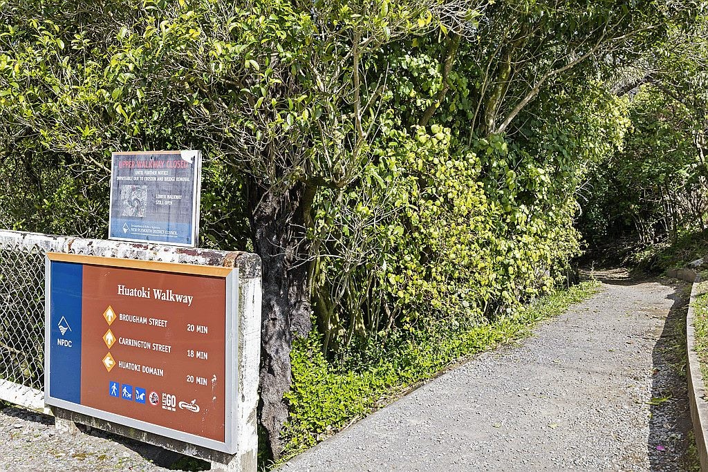54 Parsons Street, Frankleigh Park, New Plymouth - Carousel 14