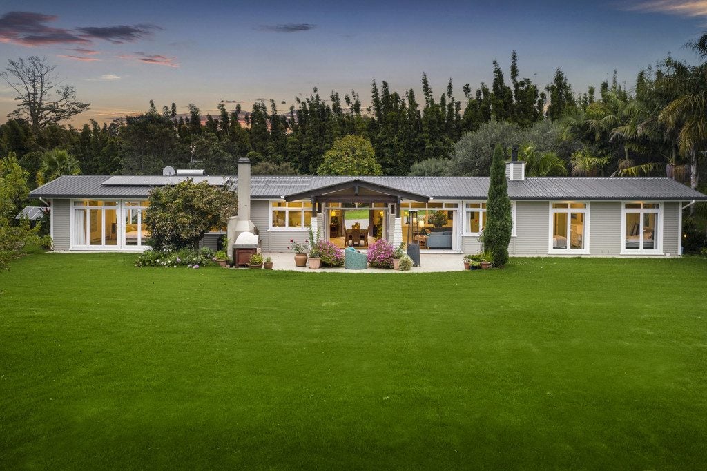 152K Parker Road, Oratia, Auckland - Carousel 1