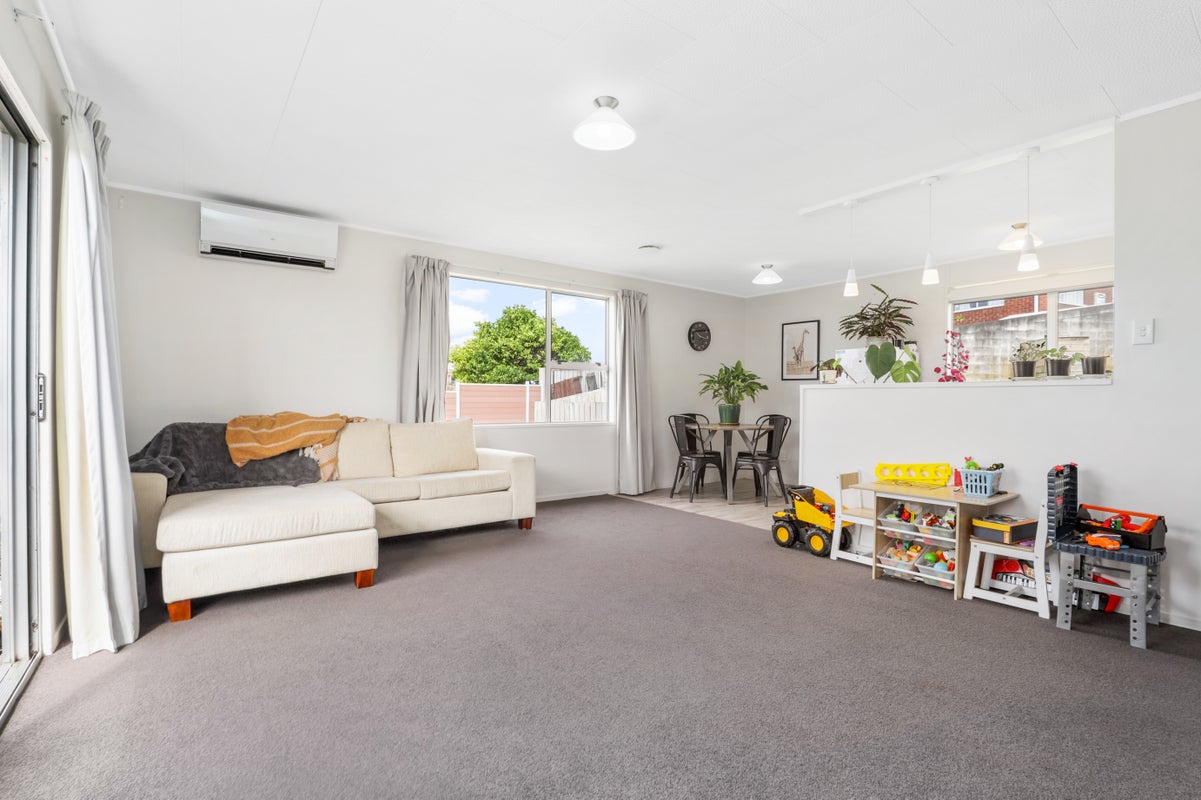 15 Montana Place, Dinsdale, Hamilton - Carousel 1