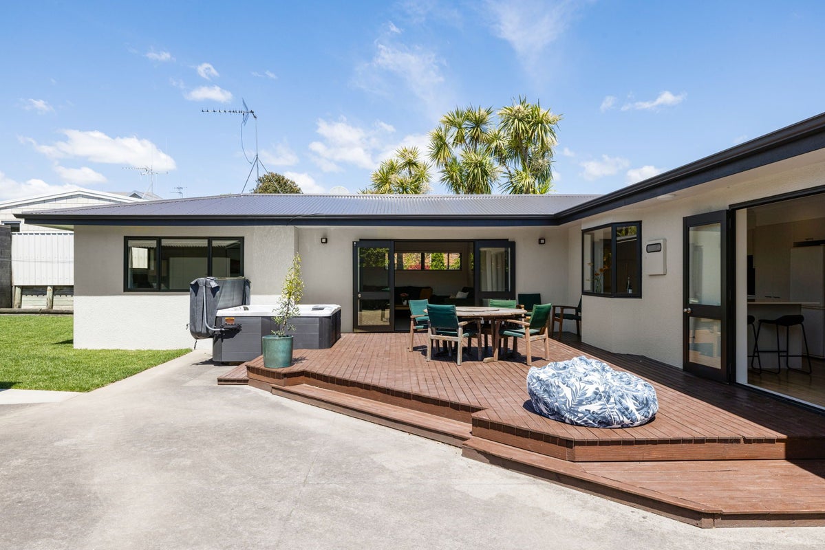 112 Beerescourt Road, Beerescourt, Hamilton - Carousel 2