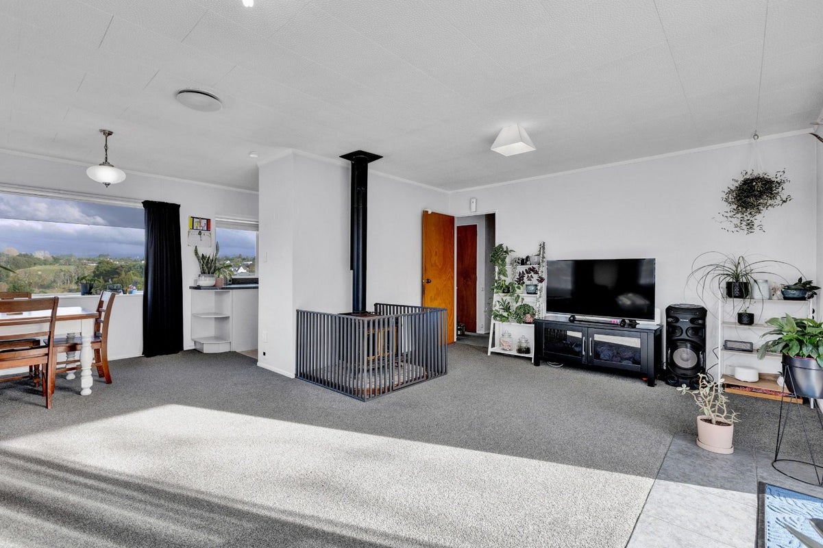 9A Ballantrae Place, Highlands Park, New Plymouth - Carousel 2
