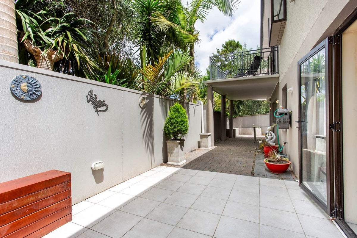 3/3 Belle Vue Avenue, Northcote Point, Auckland - Carousel 2