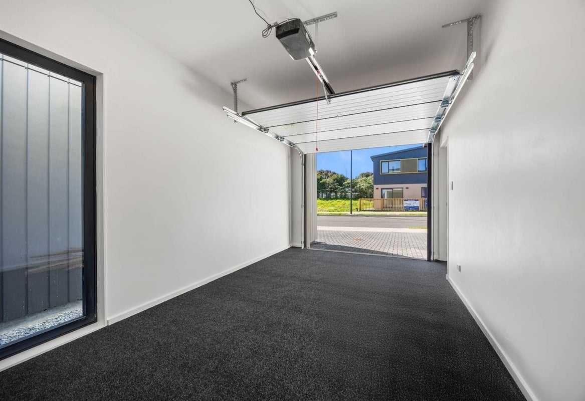 35 Taipahitini Road, Rosehill, Papakura - Carousel 12