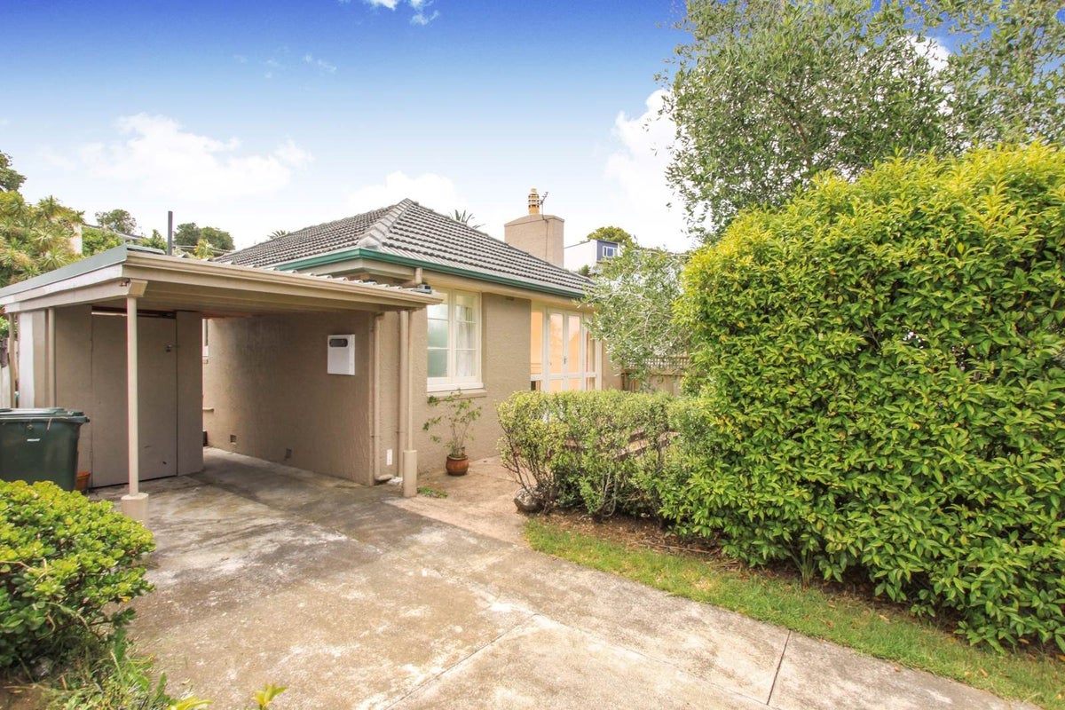 1/27 Onslow Road, Kingsland, Auckland - Carousel 1