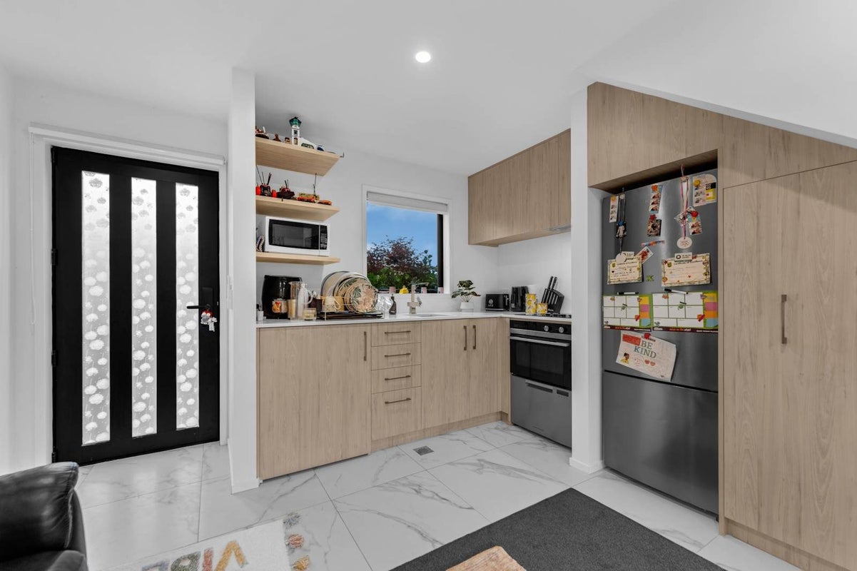 7/57 Taikata Road, Te Atatu Peninsula, Auckland - Carousel 1