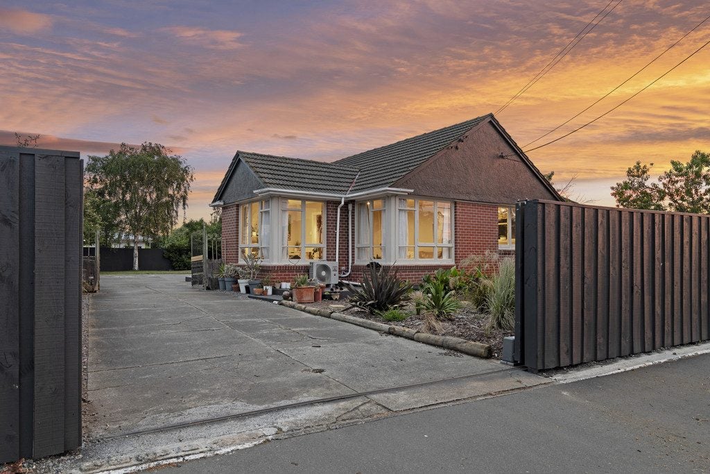4 Doreen Street, Aranui, Christchurch - Carousel 24