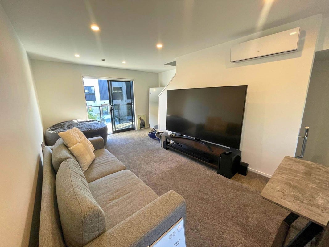 8/61 Matipo Road, Te Atatu Peninsula, Auckland - Carousel 2