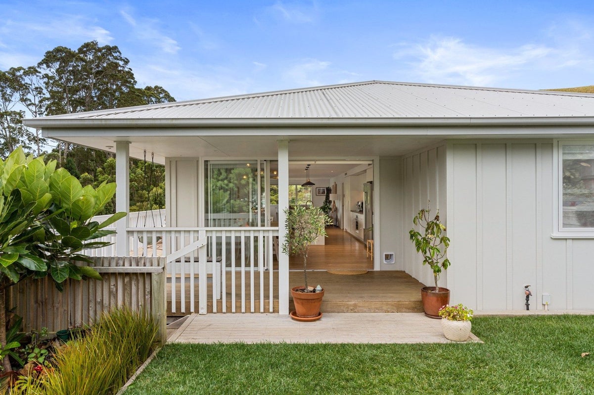 123 Te Tutu Street, Whangamata - Carousel 1