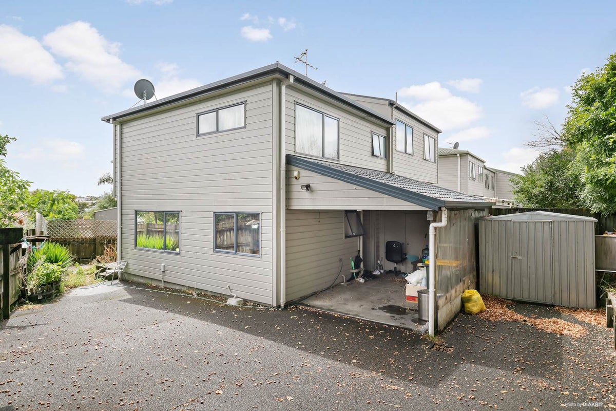 6 EXMOUTH RD, Northcote, North Shore City - Carousel 1