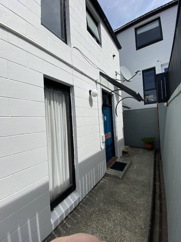 9/11 Pitarua Street, Thorndon, Wellington - Carousel 10