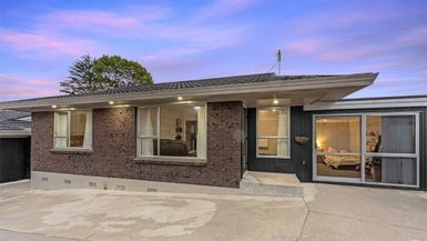 2/13 Lochinver Road, Papatoetoe, Auckland - Carousel 1