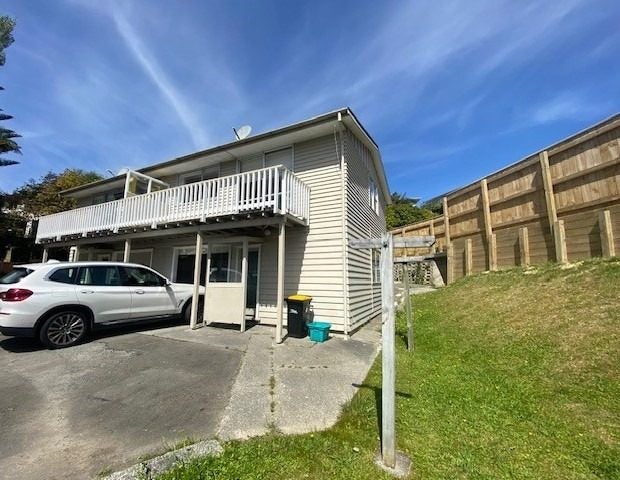 3B Peckham Grove, Tawa, Wellington - Carousel 19