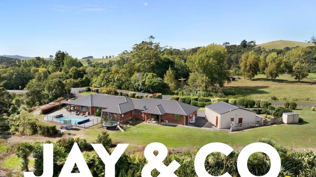 179 Ness Valley Road, Papakura - Carousel 1