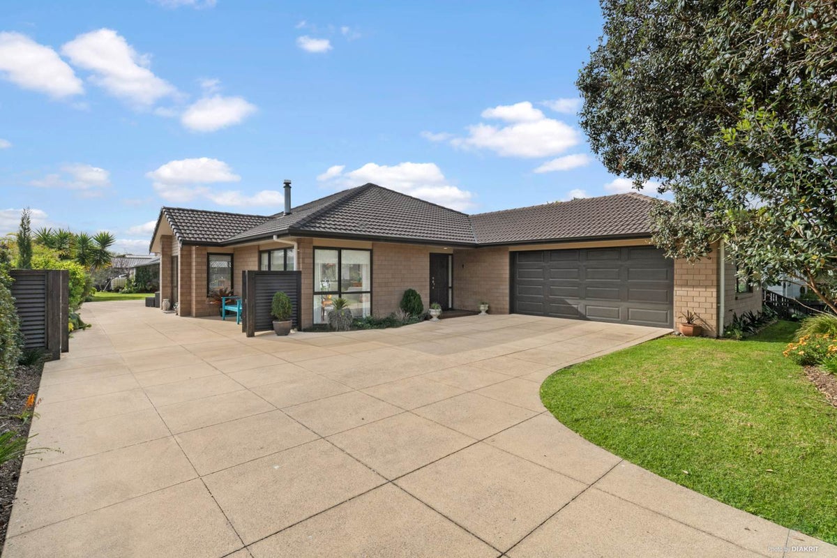 78 Third View Avenue, Beachlands, Auckland - Carousel 1