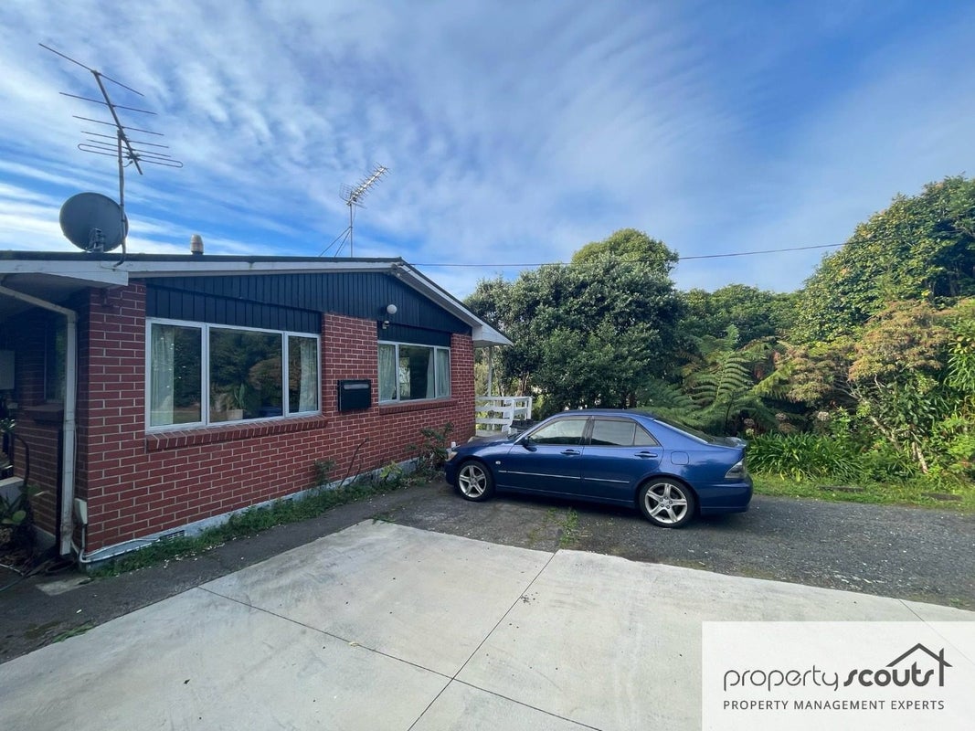 17 Junction Street, Welbourn, New Plymouth - Carousel 1