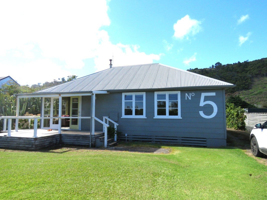 5 Main Road, Ngakawau, Hector - Carousel 1