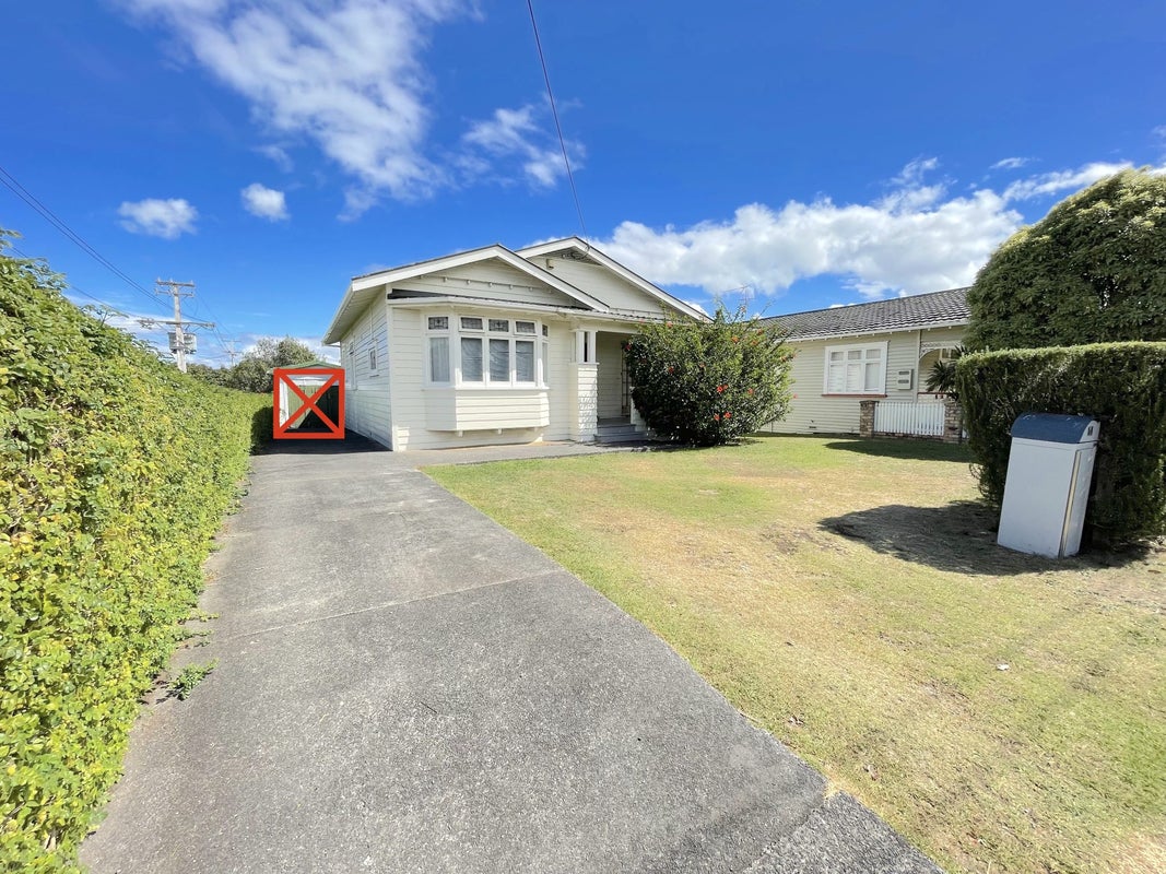31 Kingsway Avenue, Sandringham, Auckland - Carousel 16