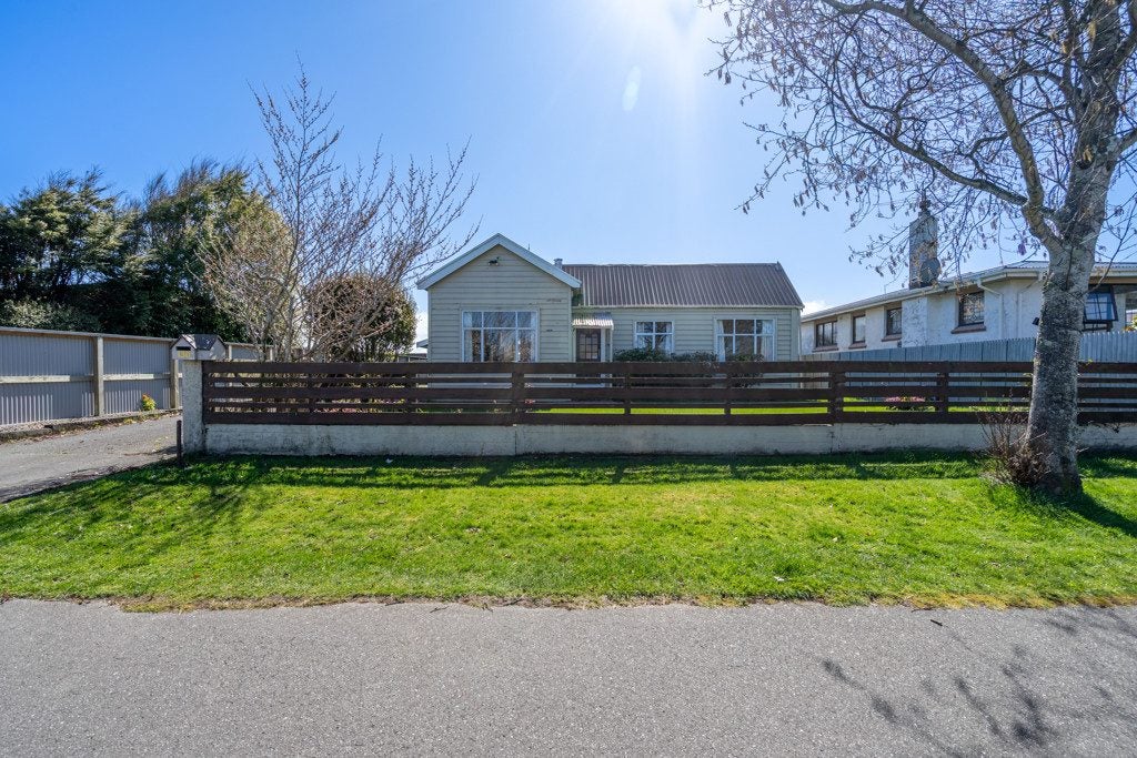 130 Lamond Street East, Hargest, Invercargill - Carousel 1