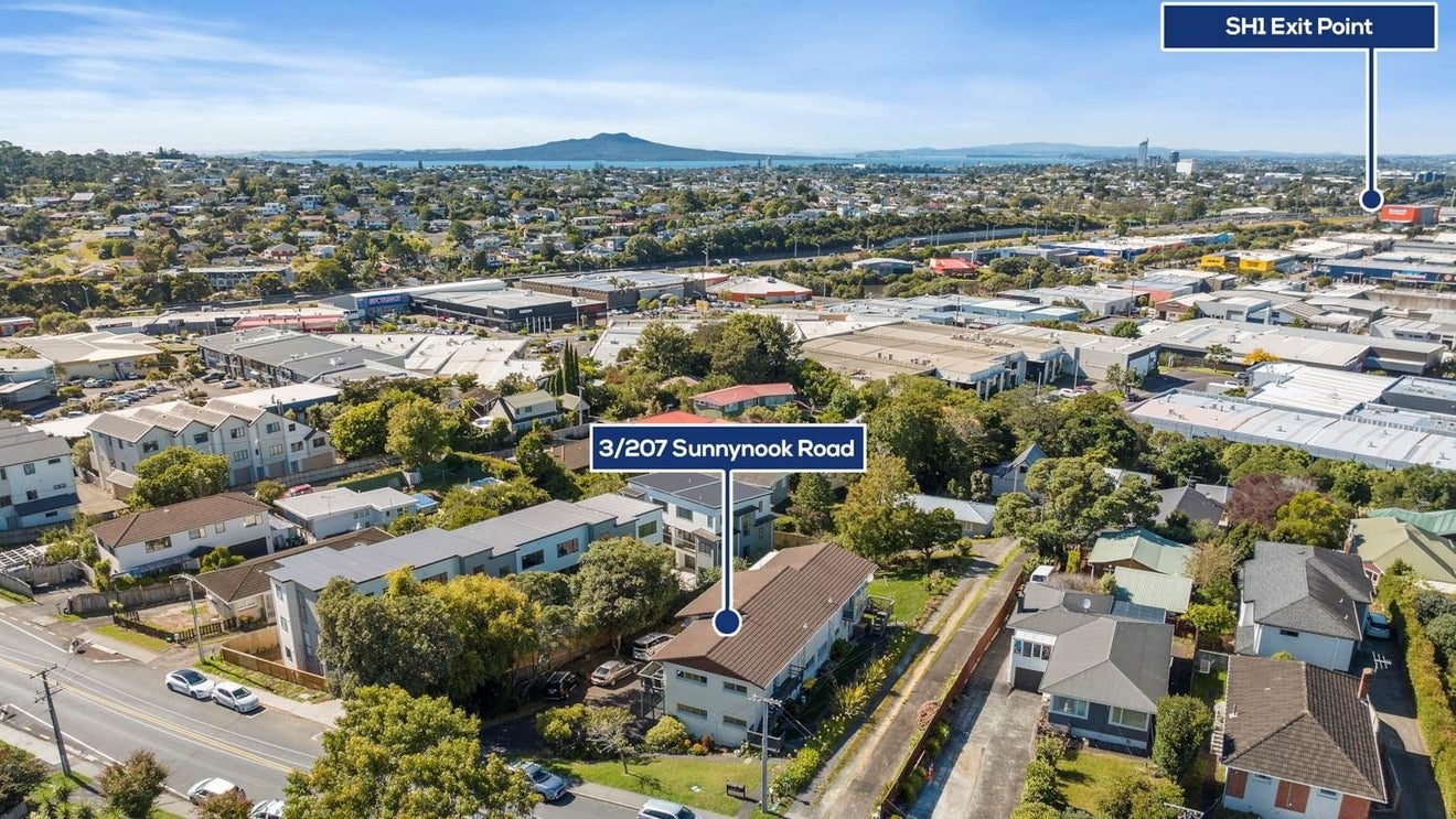 3/207 Sunnynook Road, Wairau Valley, Auckland - Carousel 1
