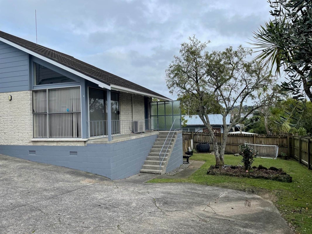 2/4 Mawson Avenue, Torbay, Auckland - Carousel 2