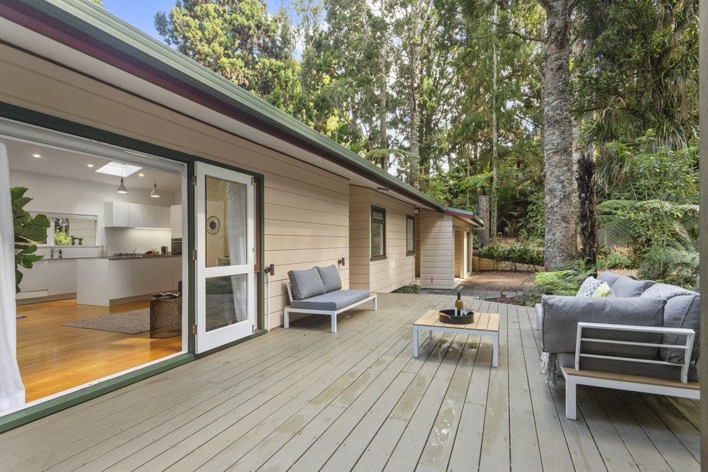 1 Ngaio Road, Titirangi, Auckland - Carousel 1