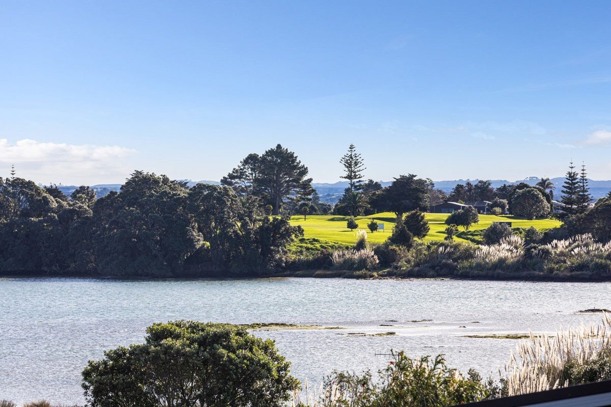 7 Goble Road, Pukekohe - Carousel 20