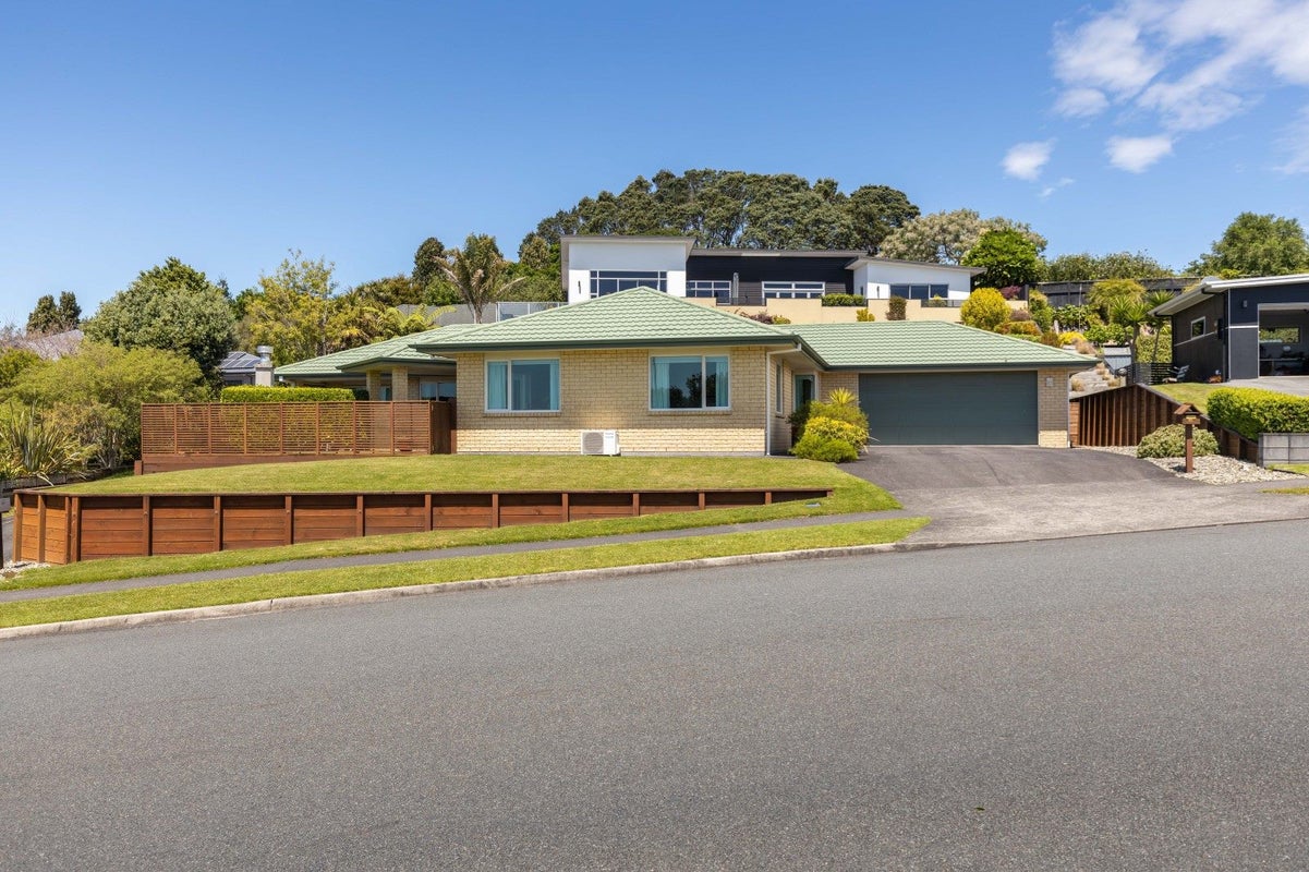 70 Karamea Street, Whalers Gate, New Plymouth - Carousel 1