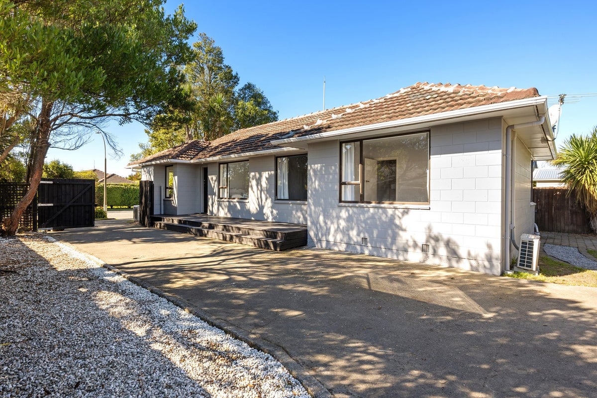 19 Rosamund Place, Halswell, Christchurch - Carousel 1