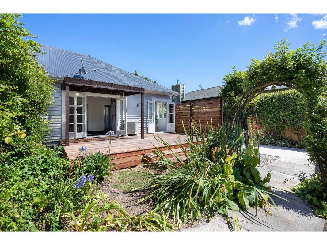 22 Wilsons Road South, Saint Martins, Christchurch - Carousel 1