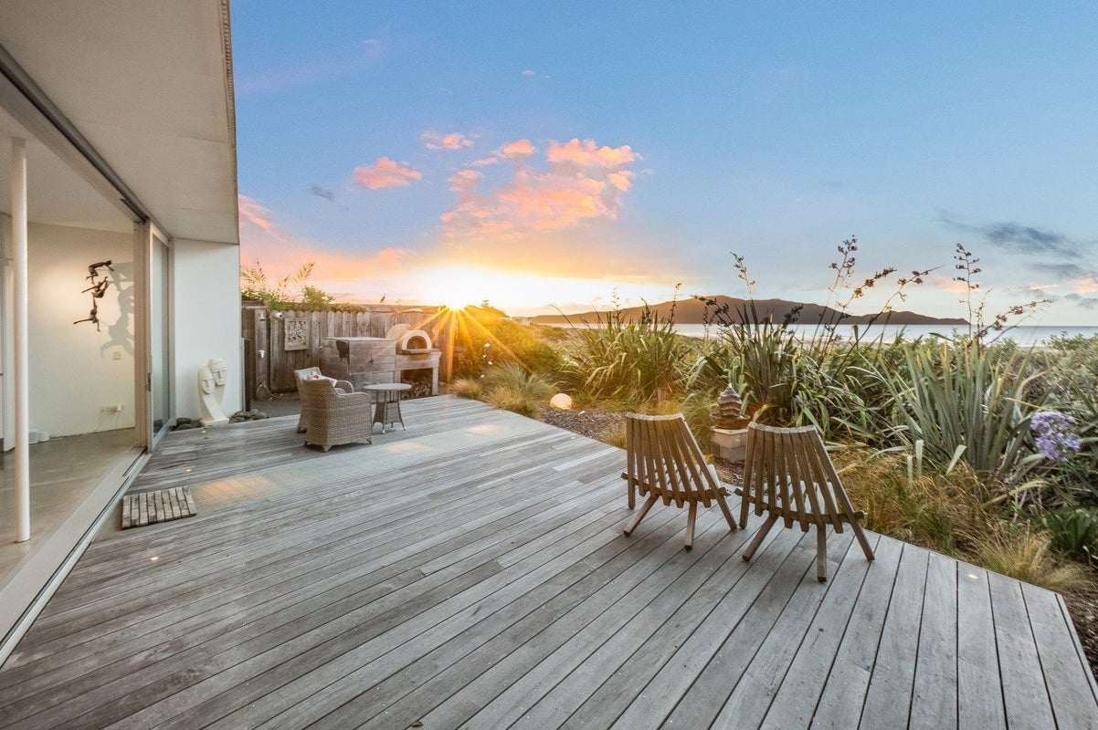 31 Field Way, Waikanae Beach, Waikanae - Carousel 1