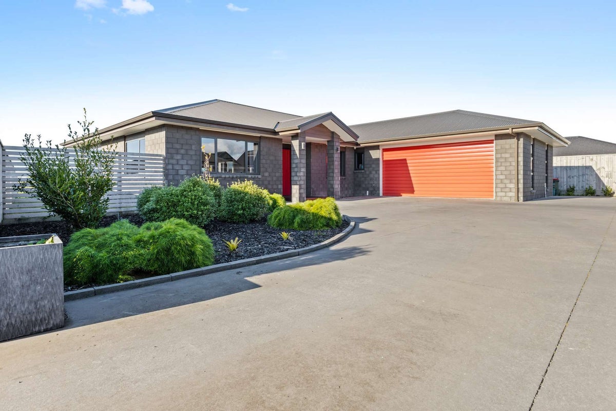 48 Papawhero Drive, Bell Block, New Plymouth - Carousel 1