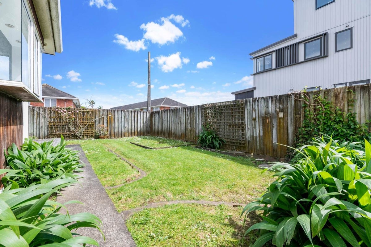 1/19 Dominion Street, Takapuna, Auckland - Carousel 2