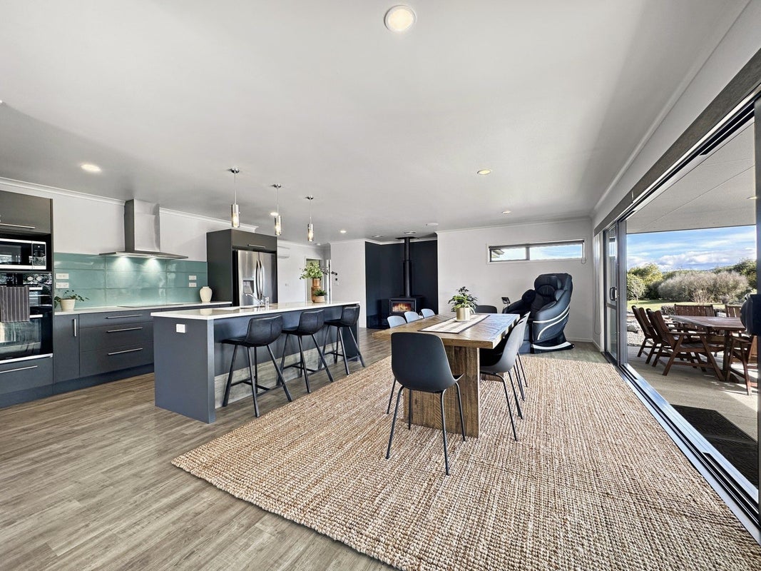 12 Lacebark Drive, Kinloch, Taupo, Waikato - Carousel 2