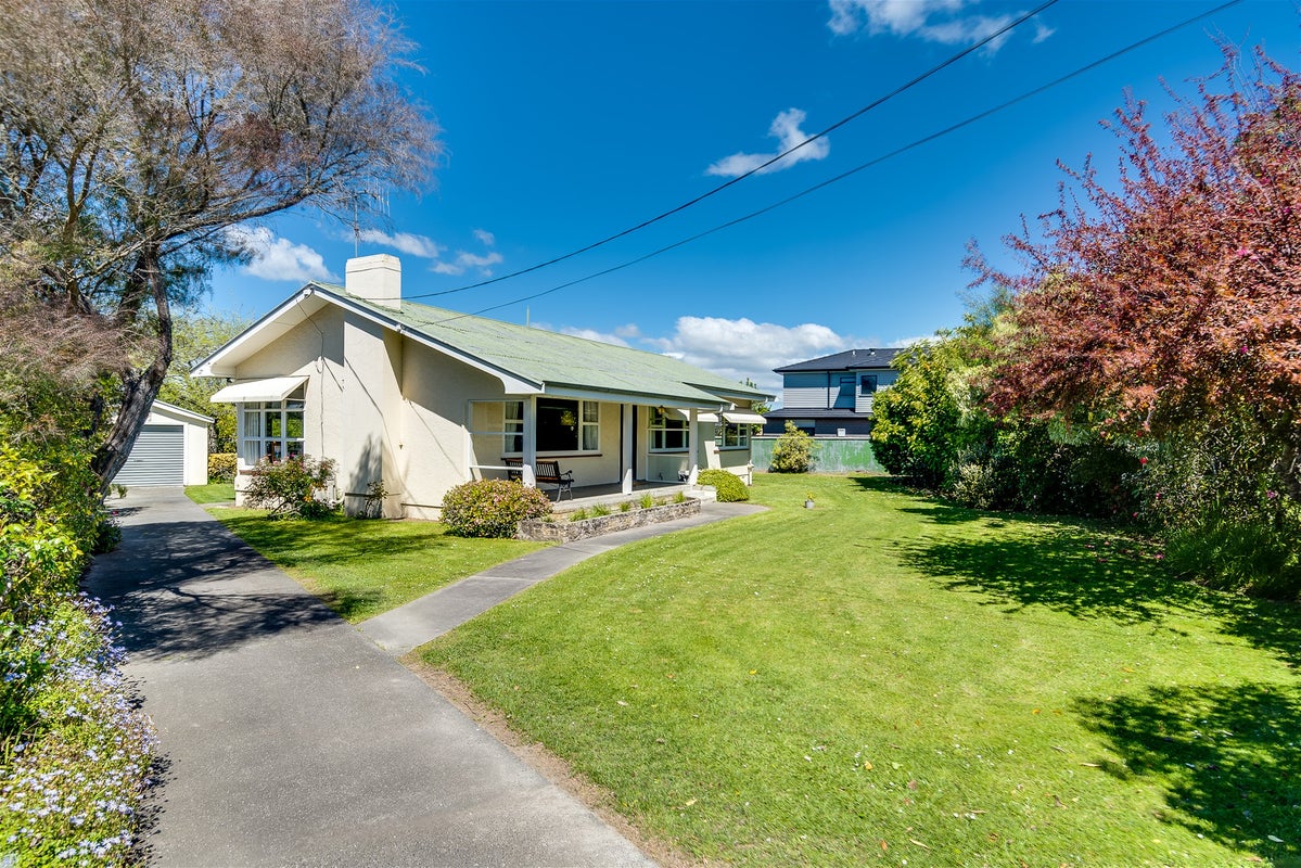 12 Neeve Place, Taradale, Napier - Carousel 1