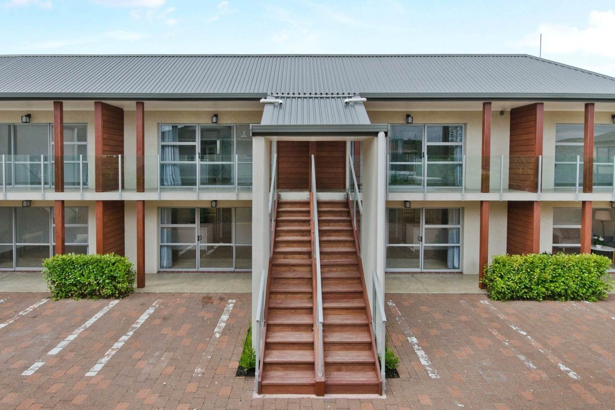 4/420a Hibiscus Coast Highway, Orewa, Rodney, Auckland - Carousel 1
