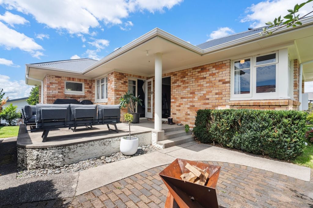 12 Hillstone Avenue, Gate Pa, Tauranga - Carousel 2