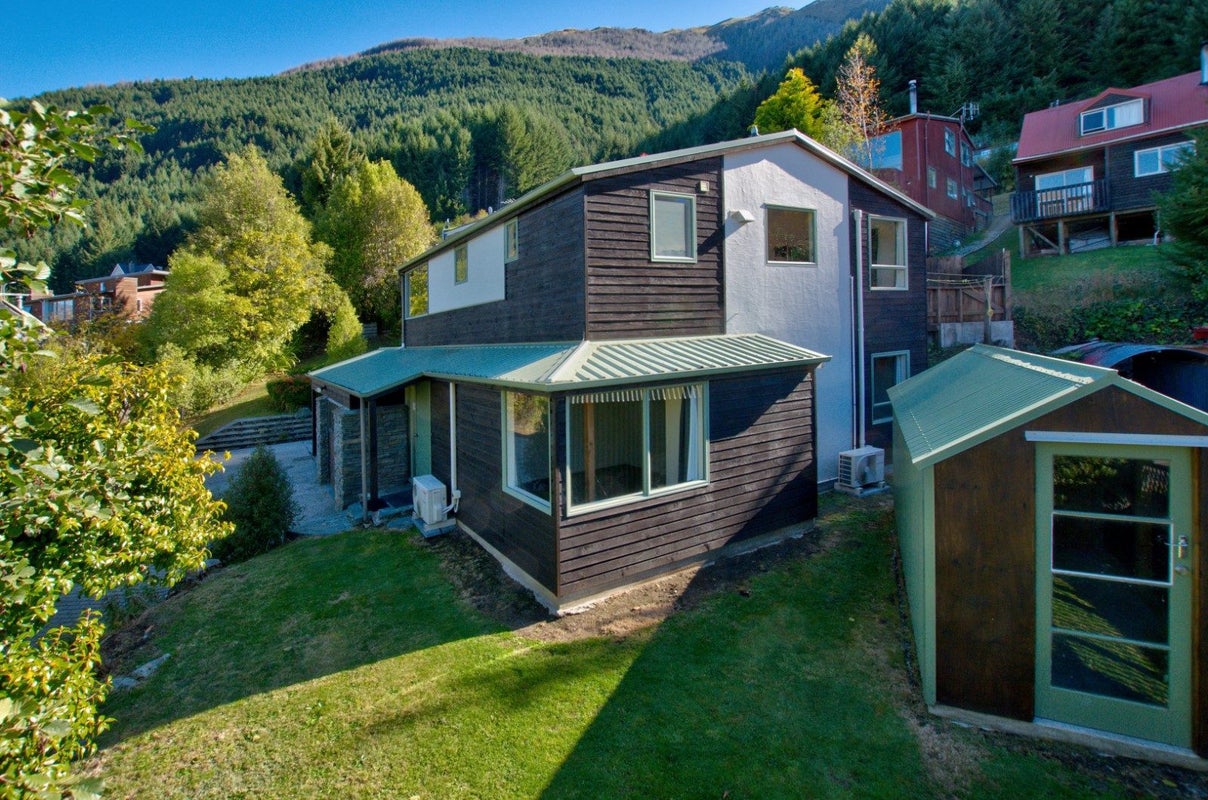 19 Wye Place, Fernhill, Queenstown - Carousel 1